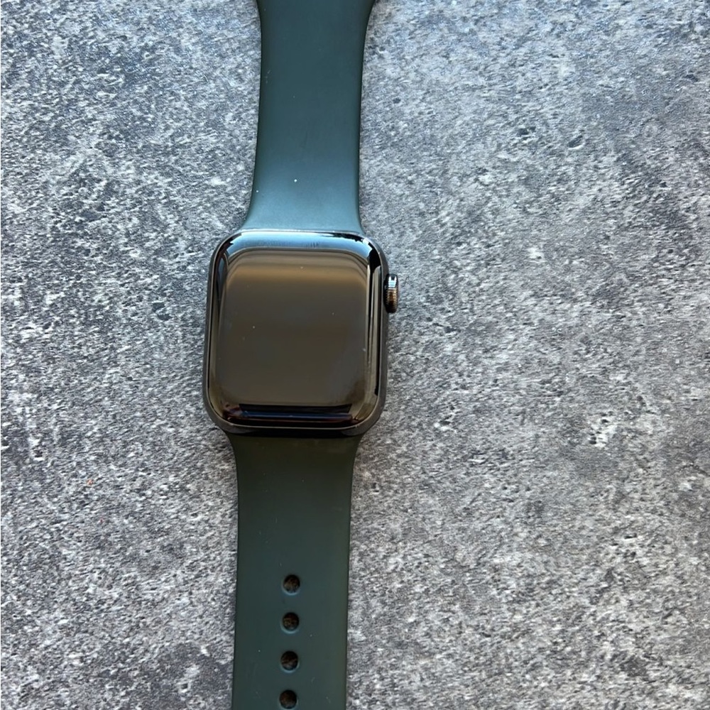 New apple watch series 6 in titanium